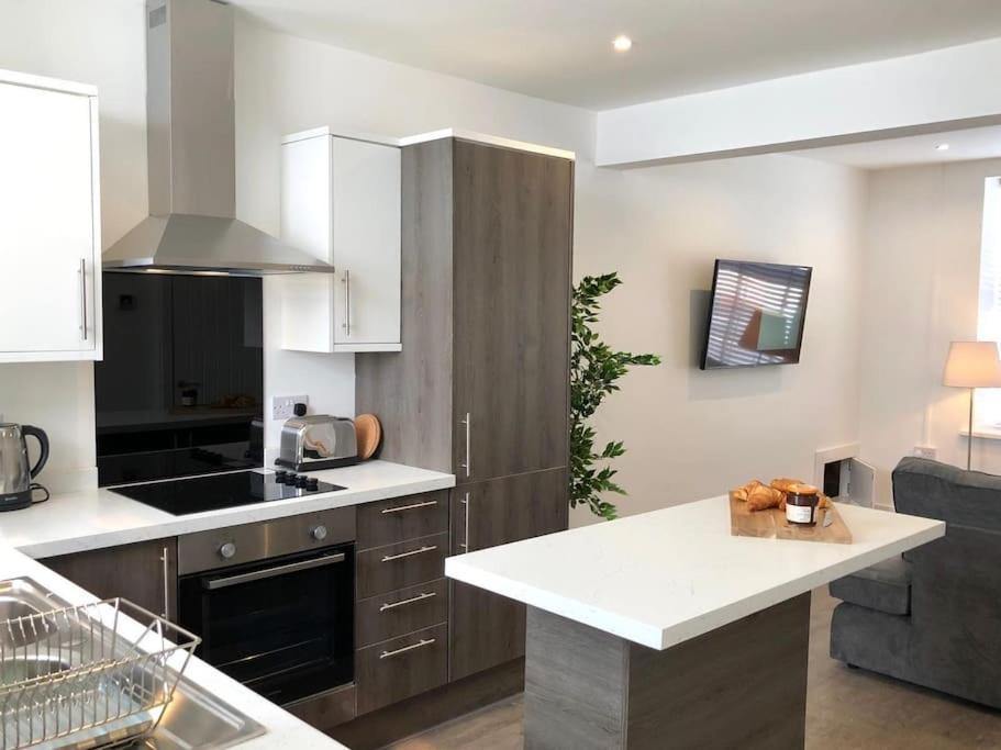 Rhondda Valleys With Breathtaking Riverside Views Llwynypia Exterior foto
